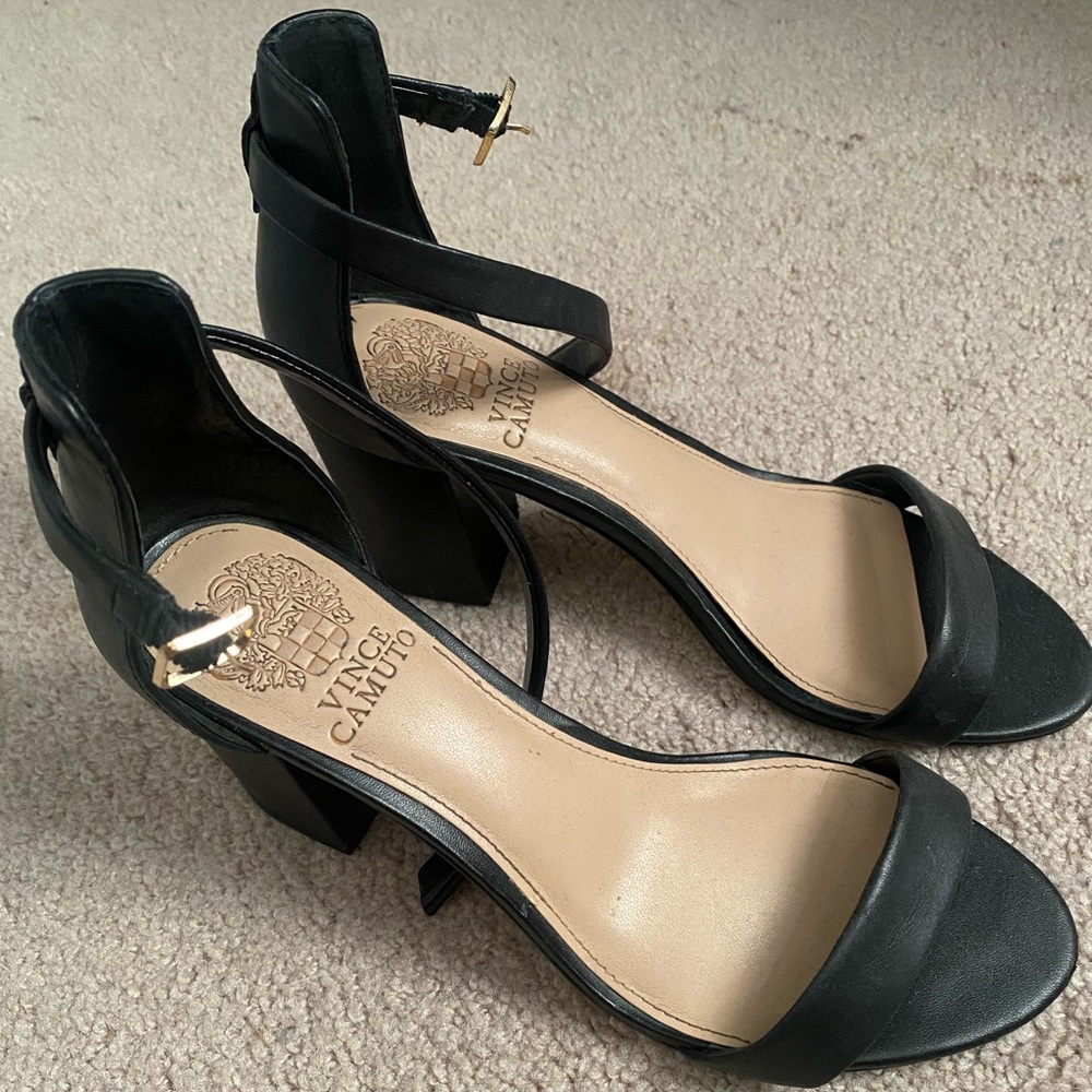VINCE CAMUTO
